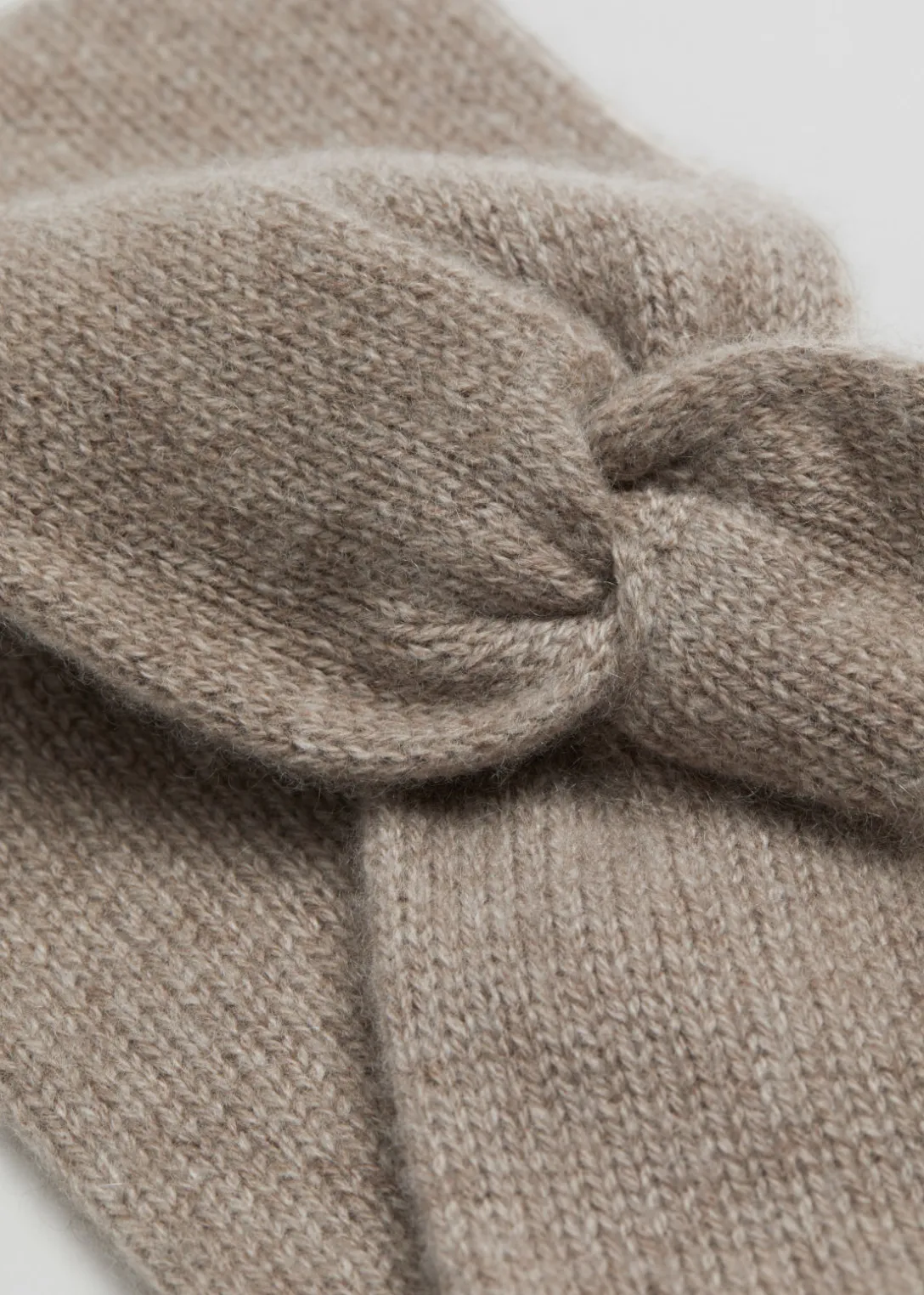 Bandeau Torsadé Devant En Cachemire