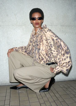 Blouse à Encolure Volantée Avec Lien à Nouer