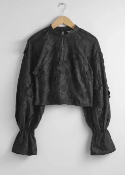 Blouse Courte à Motifs Floraux Appliqués