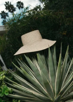 Chapeau En Paille Tressée