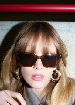 Créoles épaisses De Taille Moyenne