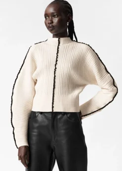 Pull Volanté à Maille Côtelée