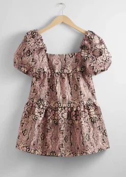 Robe Courte à Manches Bouffantes