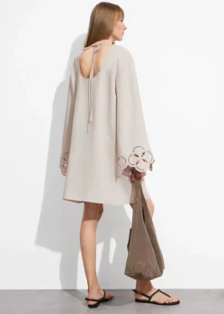 Robe Courte à Manches Larges