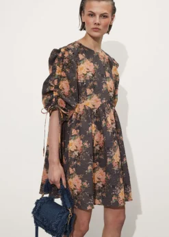 Robe Courte à Manches Volumineuses