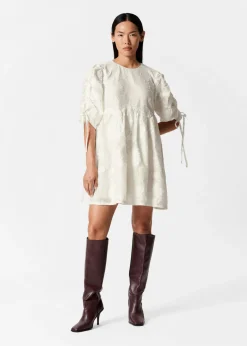 Robe Courte à Manches Volumineuses