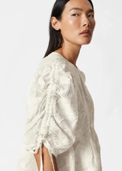 Robe Courte à Manches Volumineuses