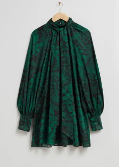 Robe Courte Avec Nœud