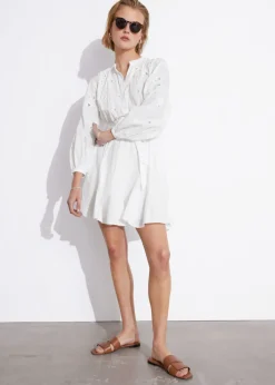 Robe Courte Brodée