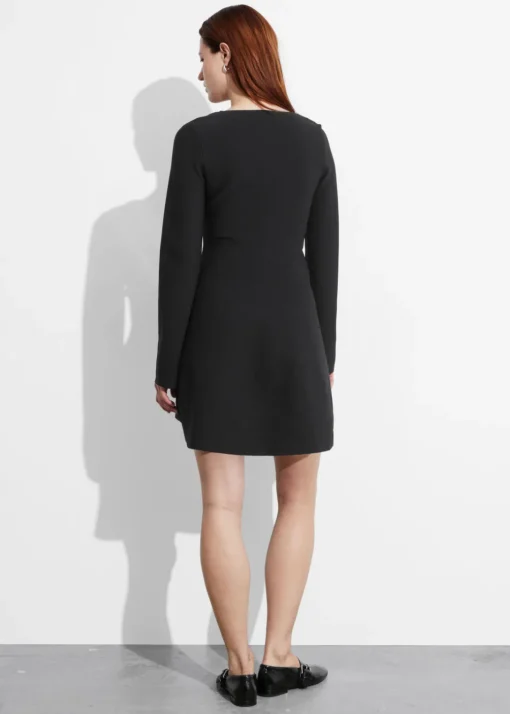 Robe Courte En Maille à Basque