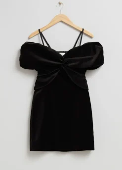 Robe Courte En Velours à épaules Dénudées