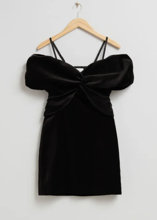 Robe Courte En Velours à épaules Dénudées
