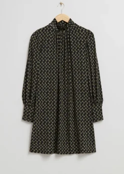Robe Midi à Col Montant